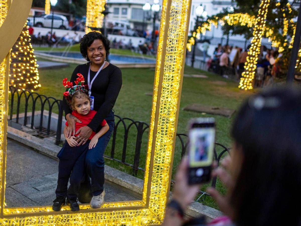 Entre sinsabores y bengalas: así celebra Venezuela la Navidad en octubre