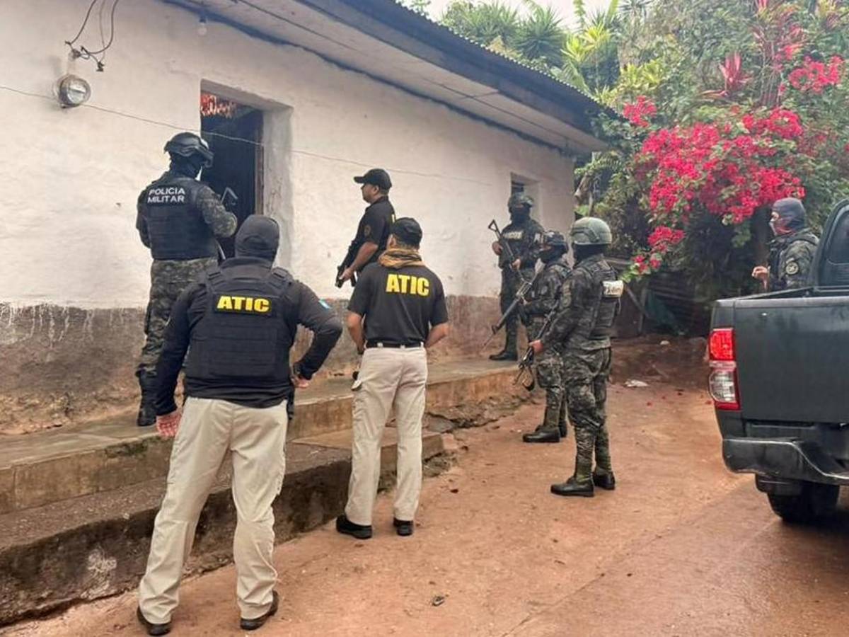 Caen hermanos Hernández Leiva que usaban encomiendas para traficar armas de fuego desde Nashville, EE UU