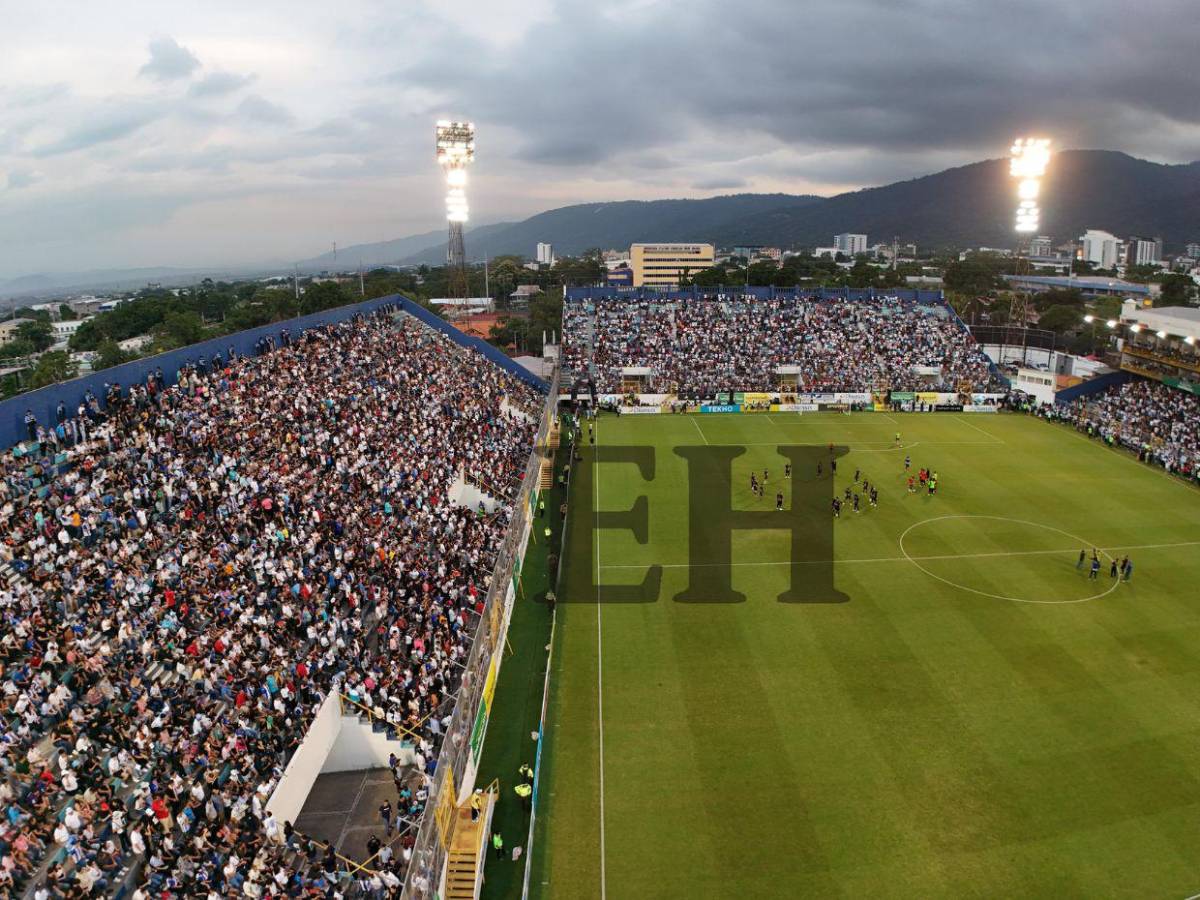 ¡Repleto! Así luce el estadio Morazán en el partido de tiktokers Honduras vs El Salvador