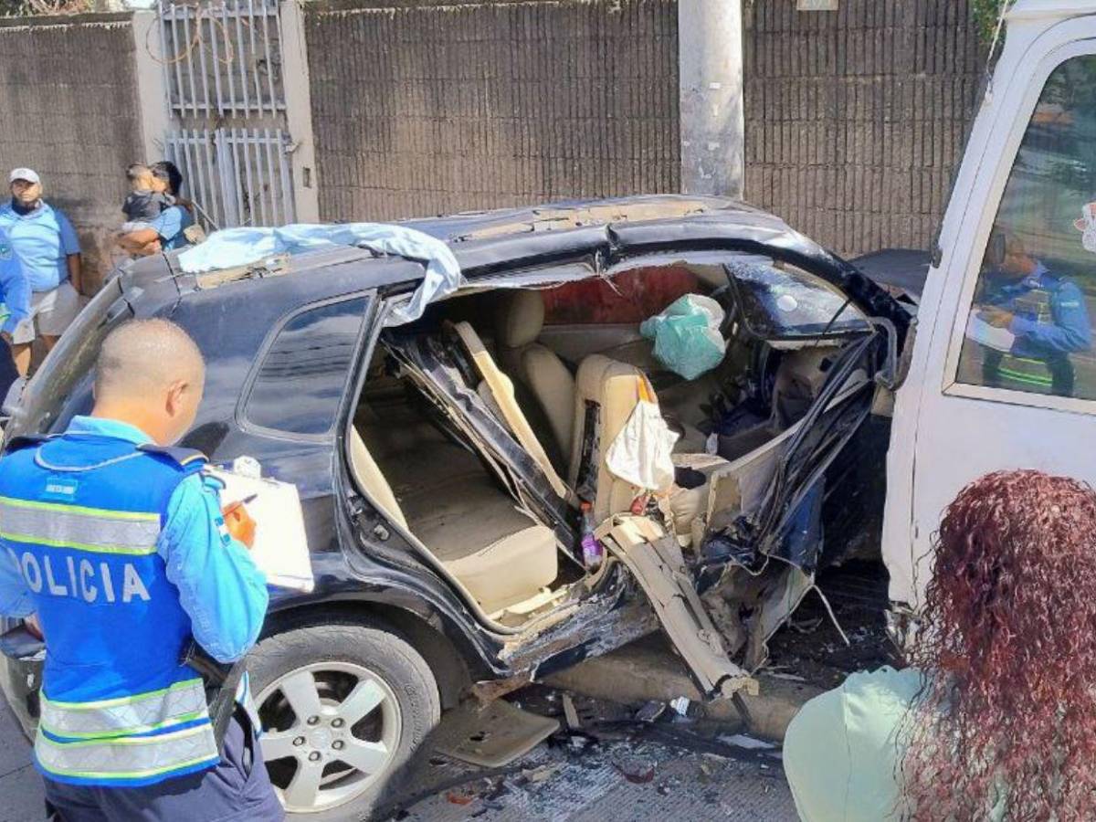 Accidente entre camioneta y rapidito deja heridos en bulevar Los Próceres de la capital