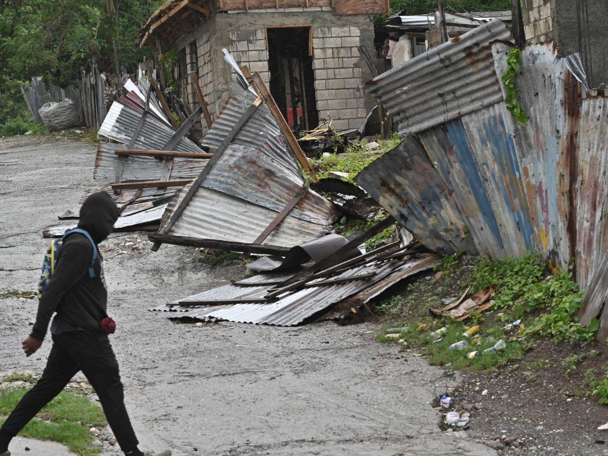 Lluvias torrenciales y fuertes vientos: los devastadores desastres del huracán Melissa en Jamaica