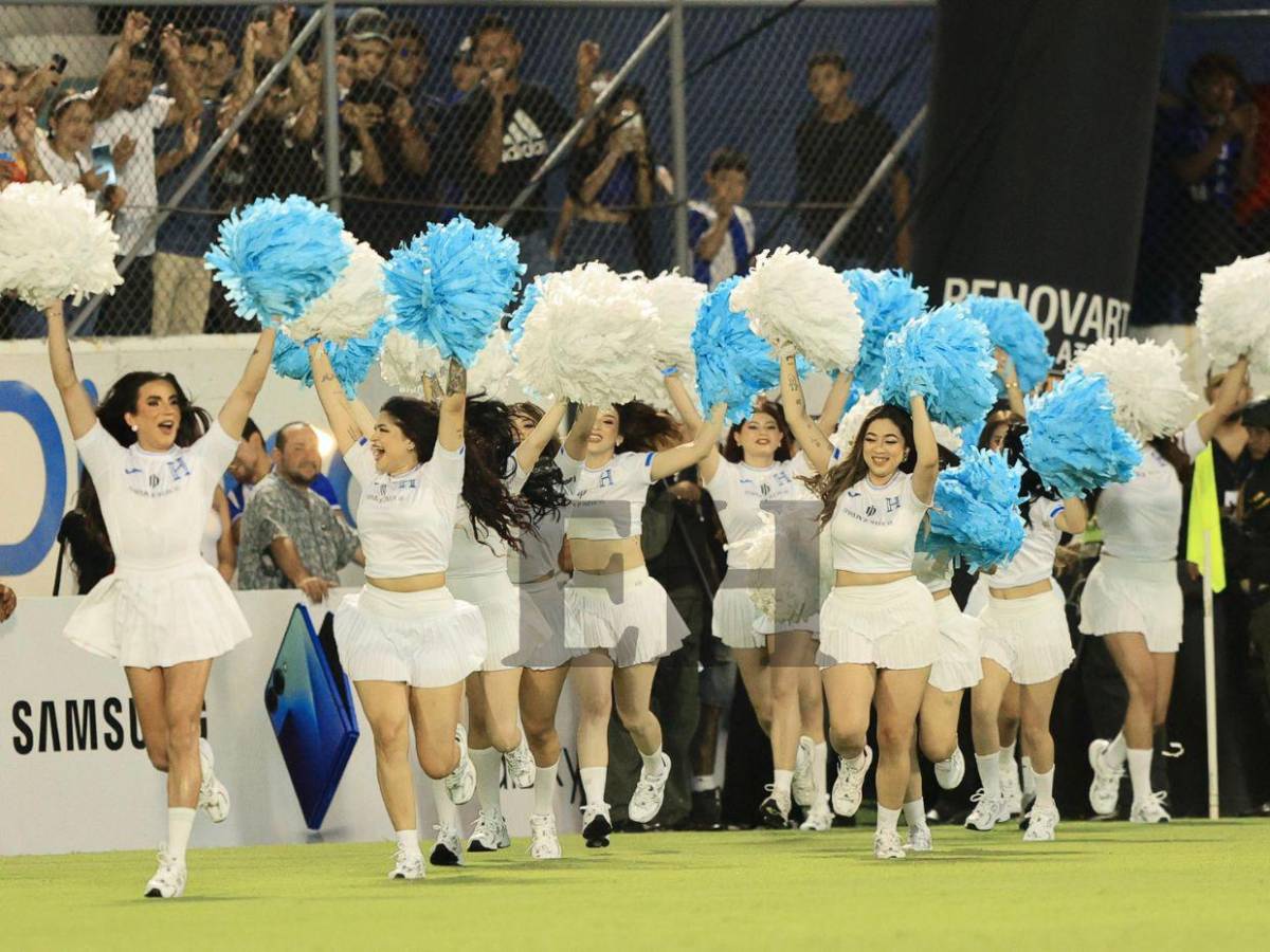 Hermosas y coordinadas:  así lucieron las pomponeras de la Selección de Tiktokers de Honduras