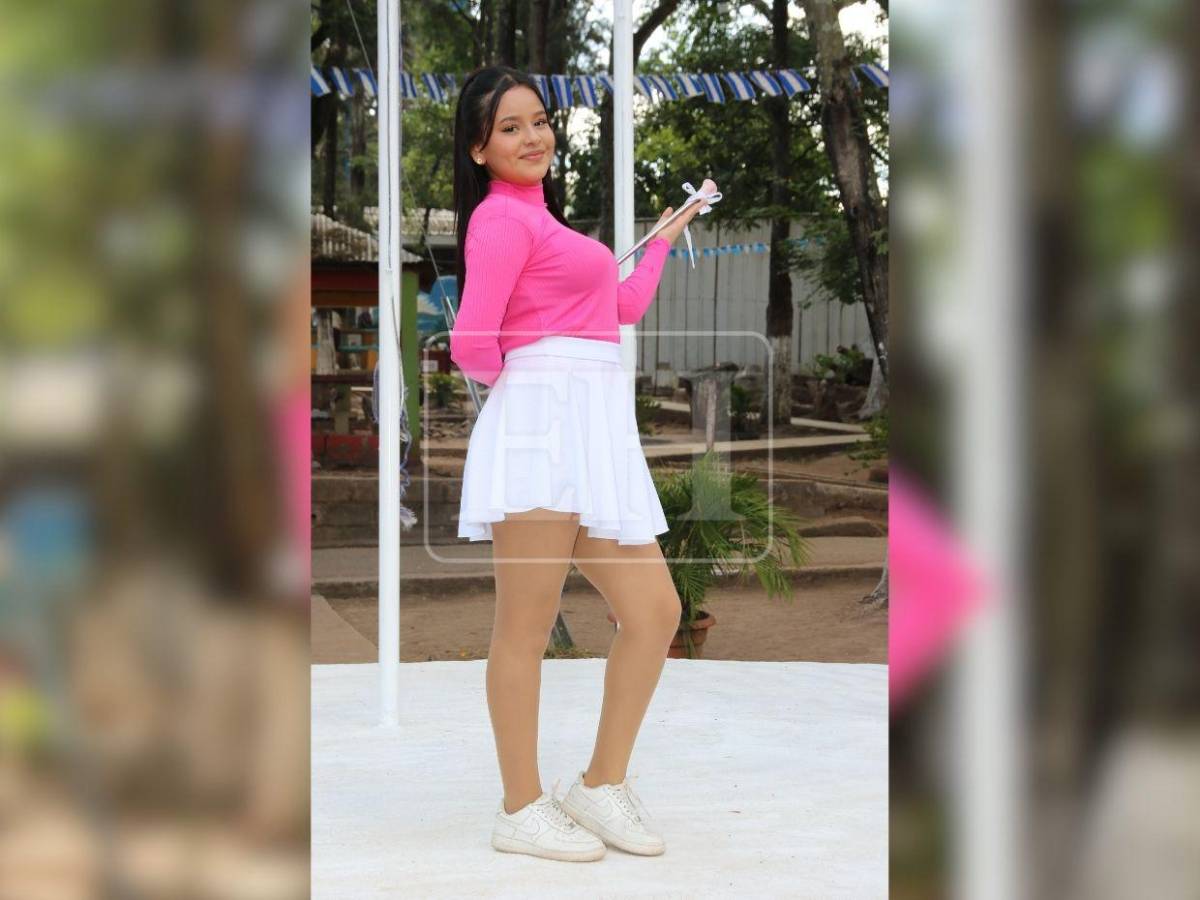 Con elegancia y precisión, palillonas del INTAE preparan su presentación para el 15 de septiembre