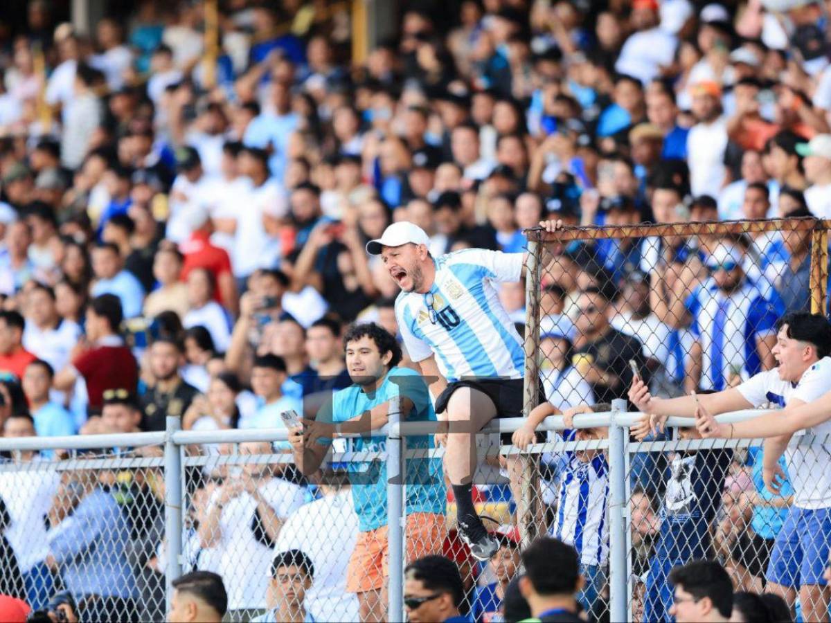 ¡Repleto! Así luce el estadio Morazán en el partido de tiktokers Honduras vs El Salvador