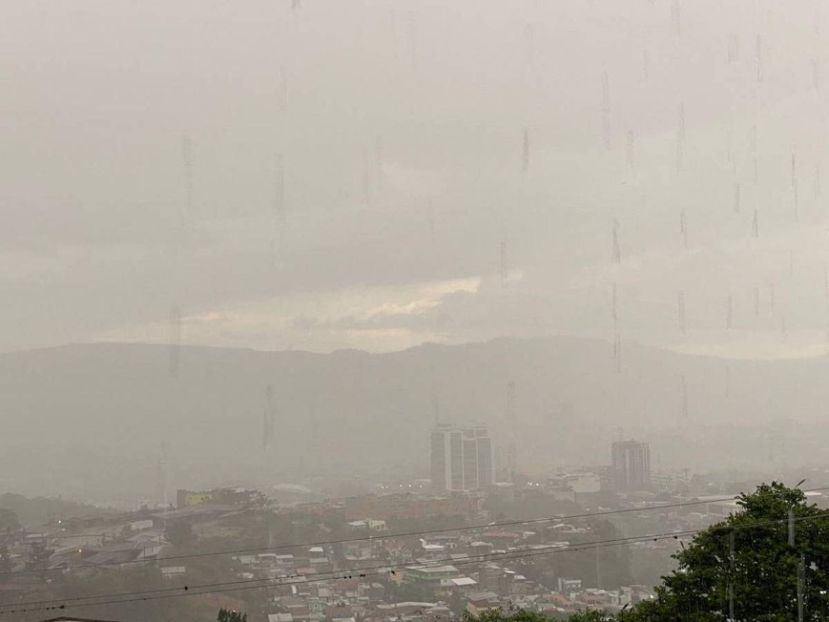 ¡Llueve en Tegucigalpa! Tormenta refresca la tarde en diferentes sectores de la capital
