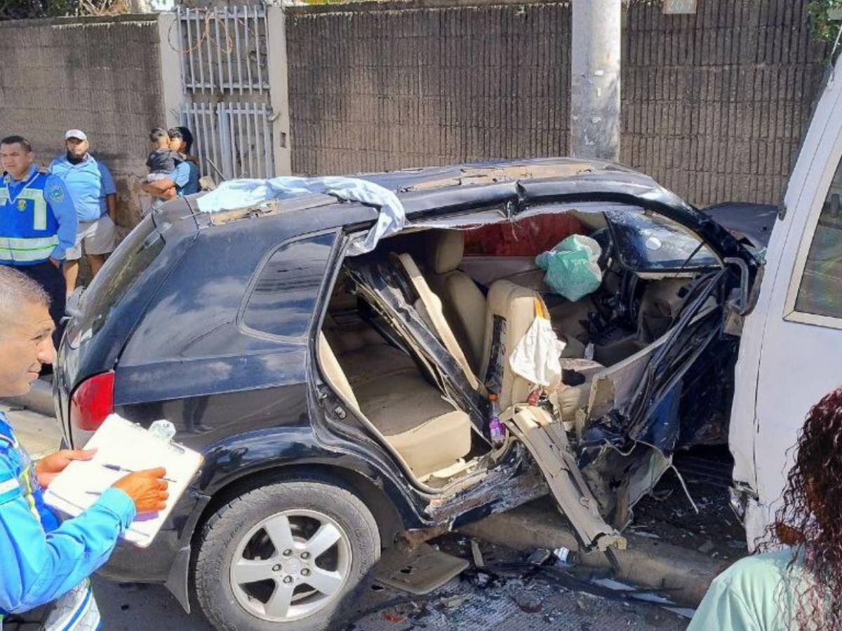 Accidente entre camioneta y rapidito deja heridos en bulevar Los Próceres de la capital