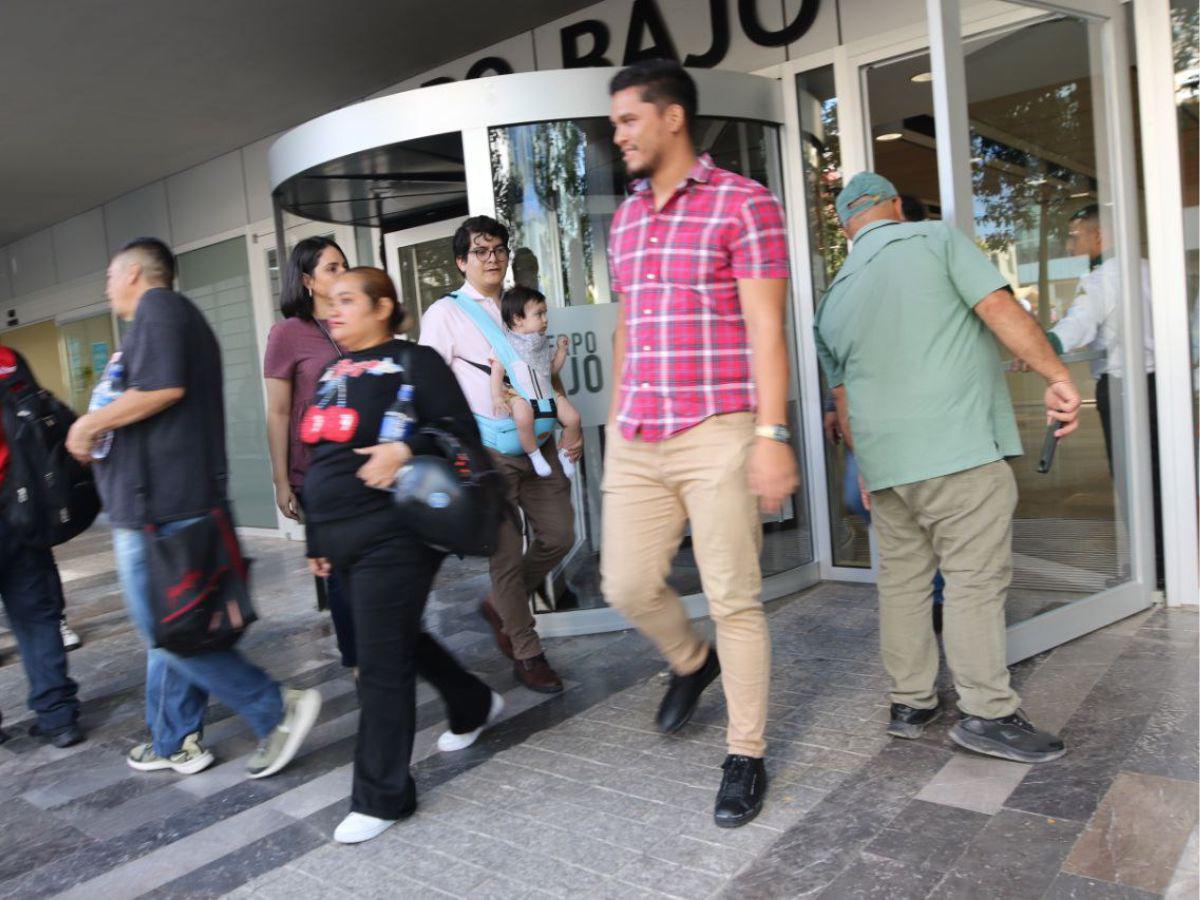 Colectivos de Libre paralizan operaciones en el Instituto de la Propiedad
