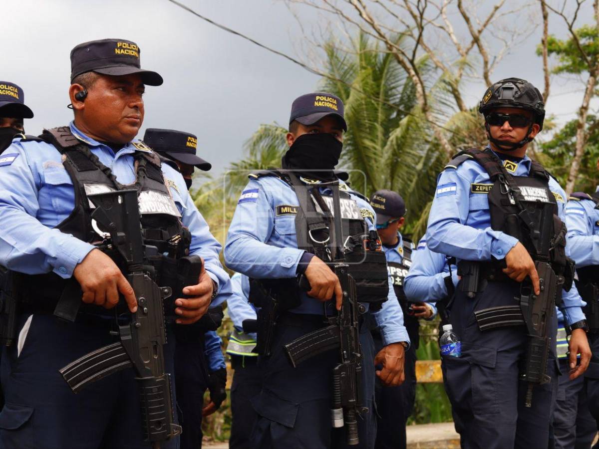 En fotos: comienza intervención en Corinto, Omoa, tras muerte de agentes
