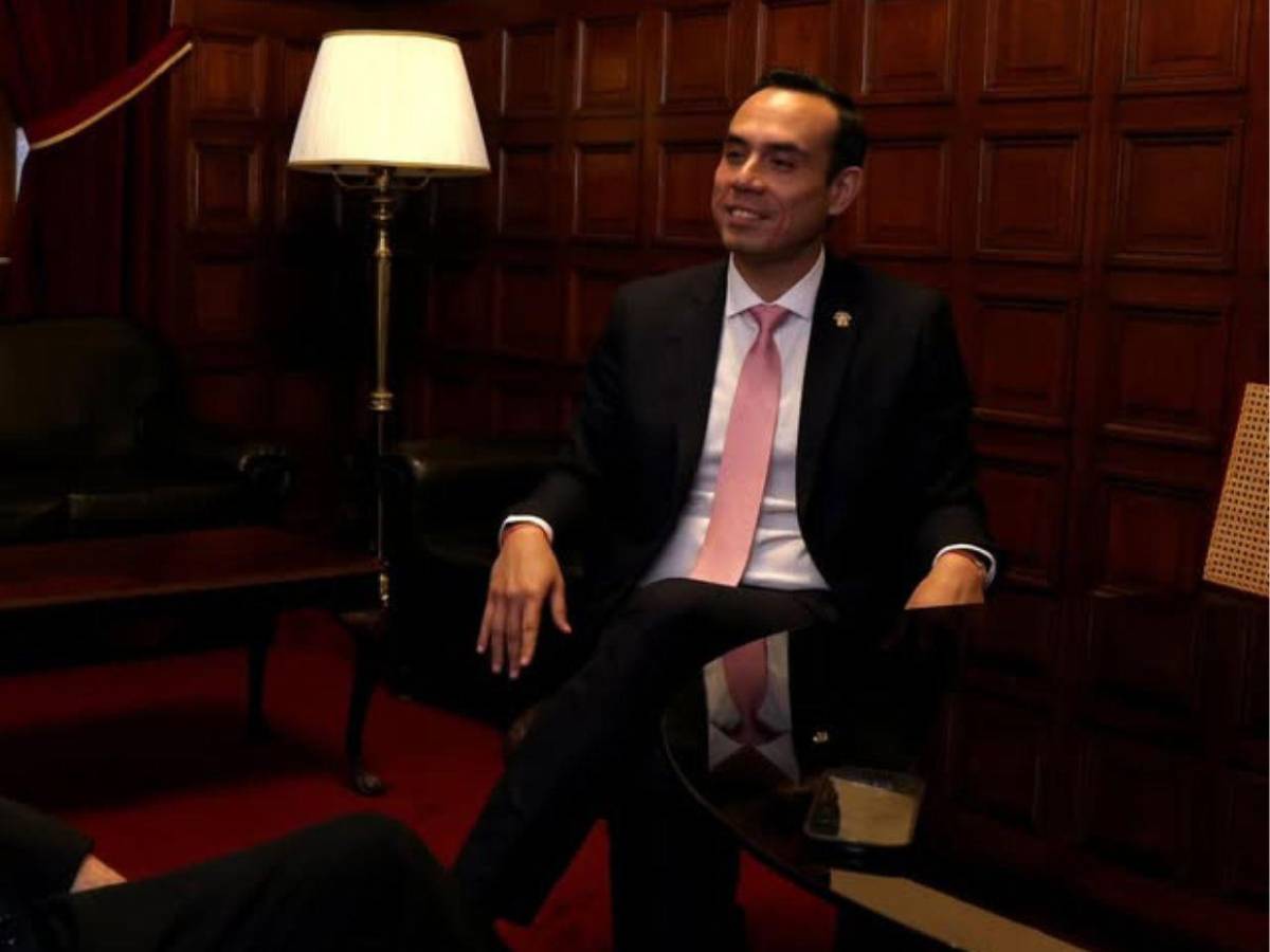 Denuncias por agresión y corrupción: ¿Quién es José Jerí, el presidente interino de Perú?