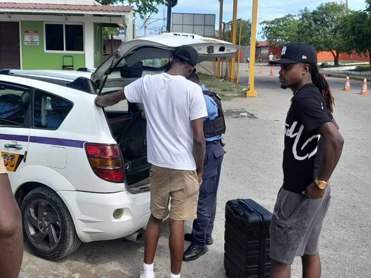 Con un millón de lempiras embalados capturan a tres hombres en muelle de cabotaje de La Ceiba