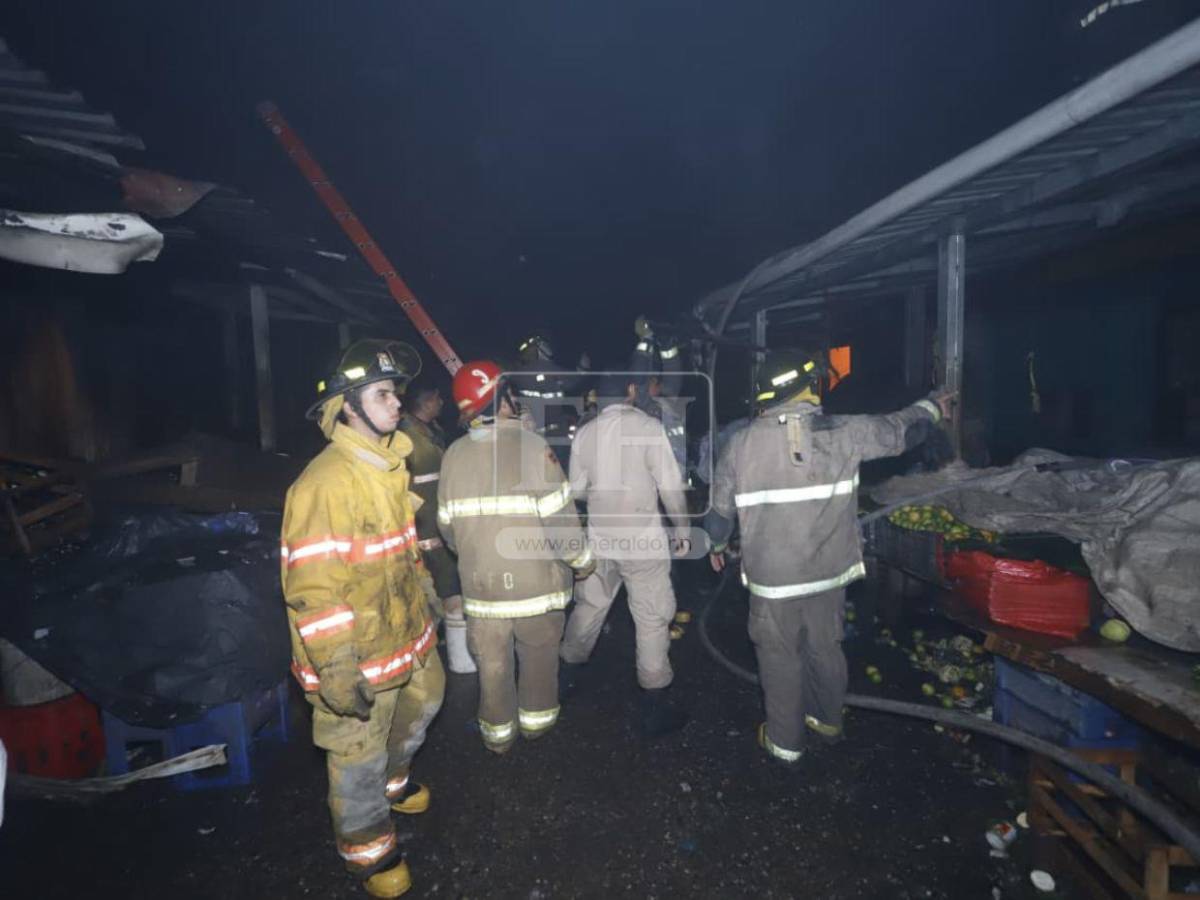 Millonarias pérdidas en Mercado Medina de SPS: Entre 60 a 100 puestos se quemaron