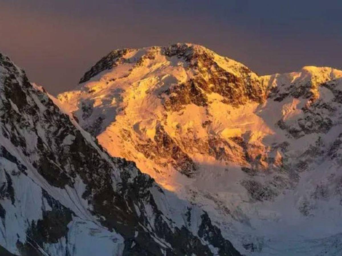 Natalia Nagovitsyna, atrapada en la cumbre del Pico Pobeda, ¿por qué no la rescatarán?