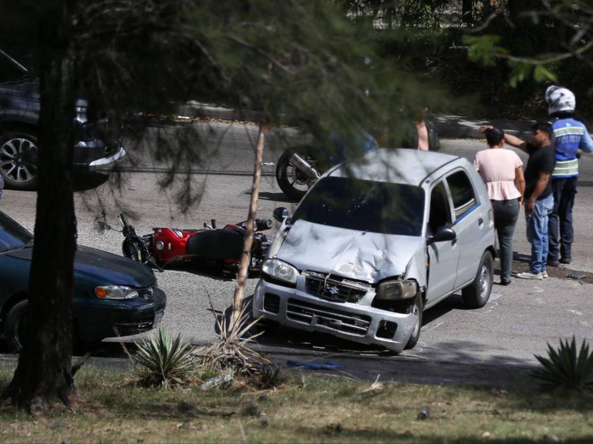 Herido de gravedad: Joven repartidor es embestido por un turismo en Loarque
