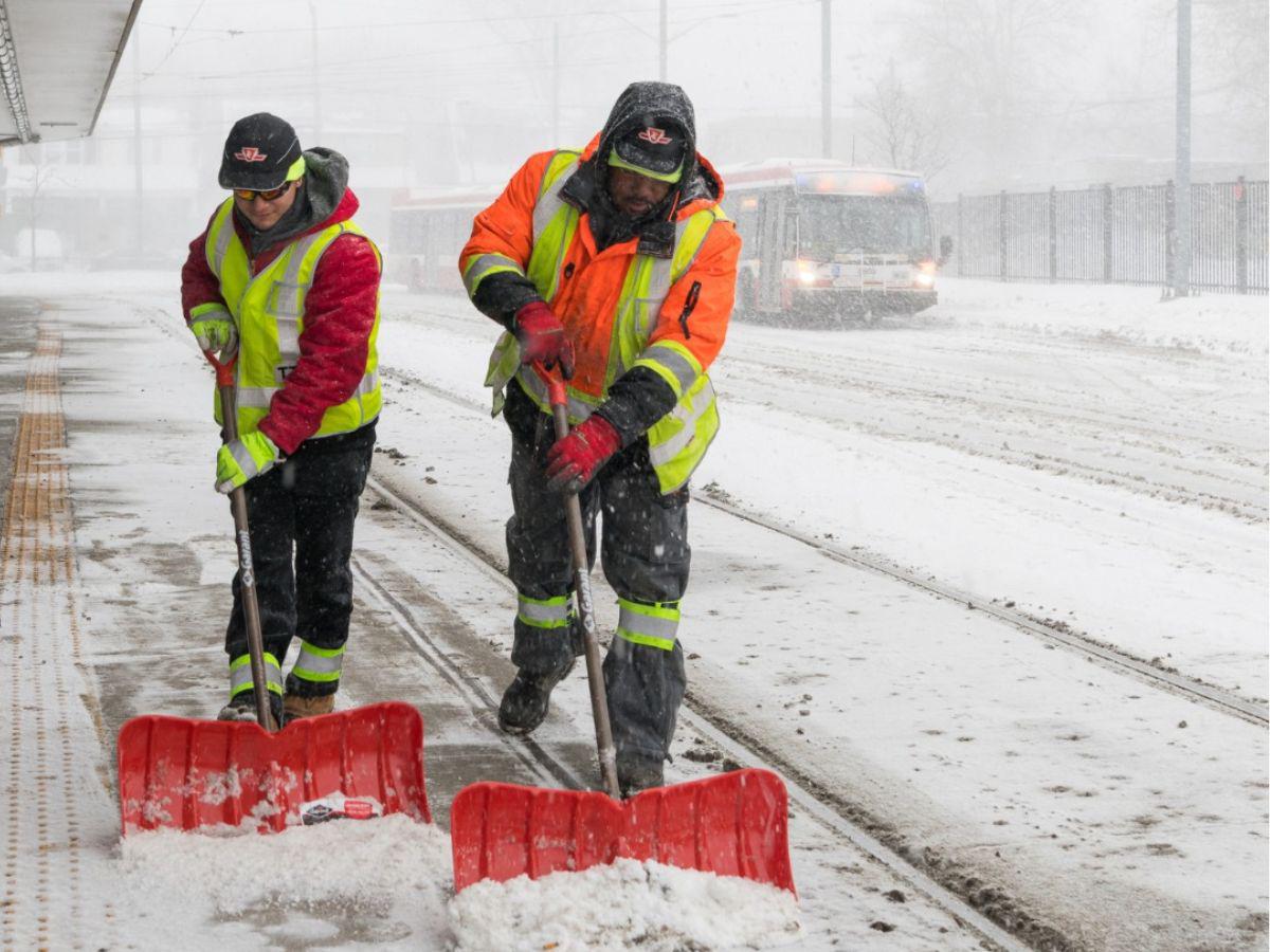 Toronto, la ciudad canadiense paralizada por la caída de 60 centímetros de nieve