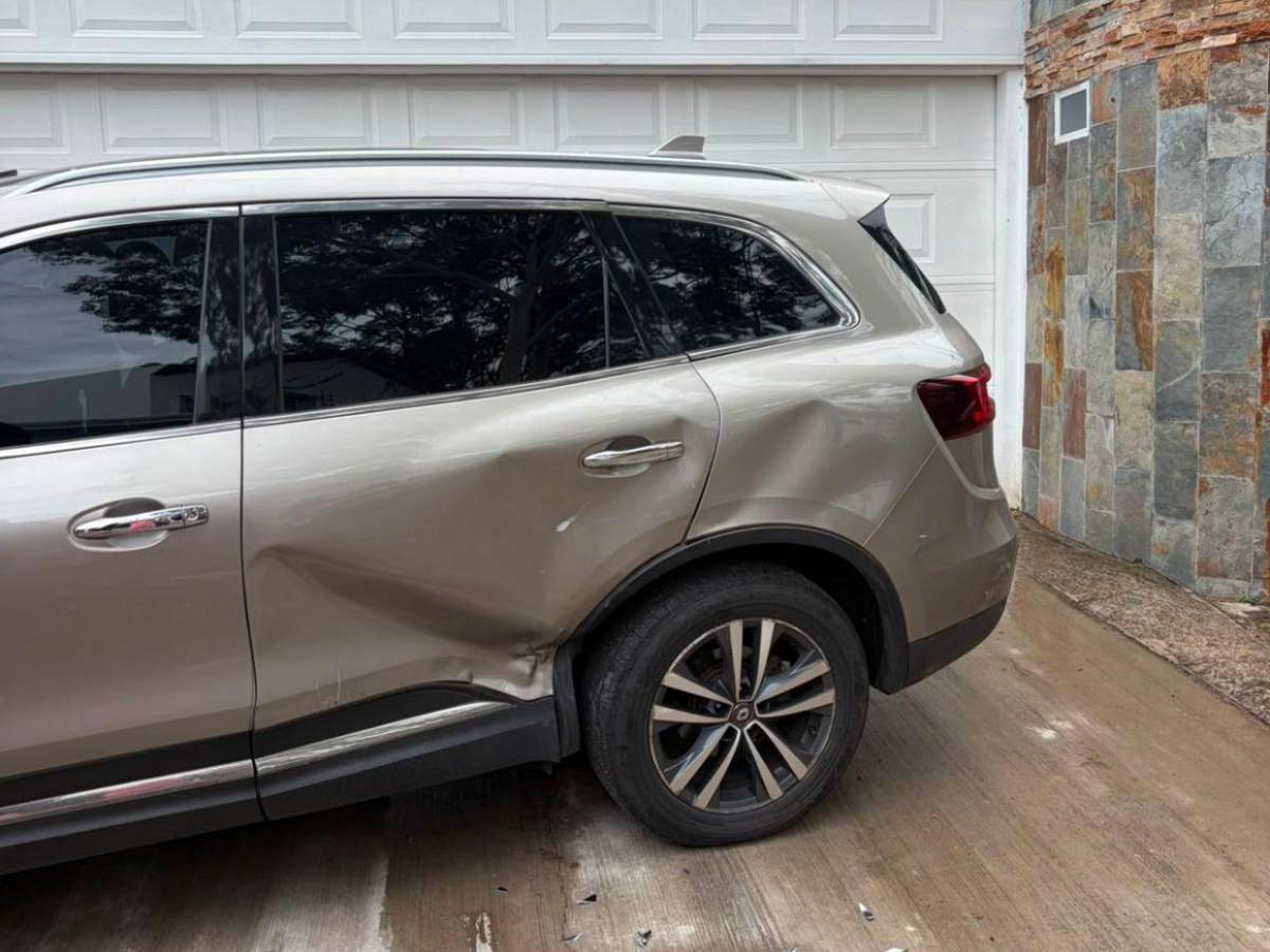 Tomó el carro de su vecino: detalles de mujer que chocó 13 carros y terminó en el Mario Mendoza