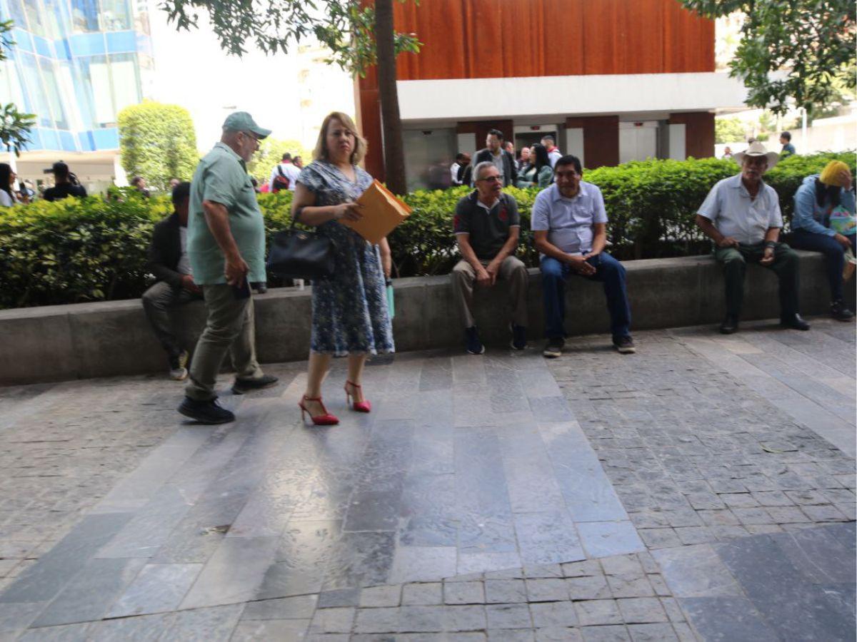 Colectivos de Libre paralizan operaciones en el Instituto de la Propiedad