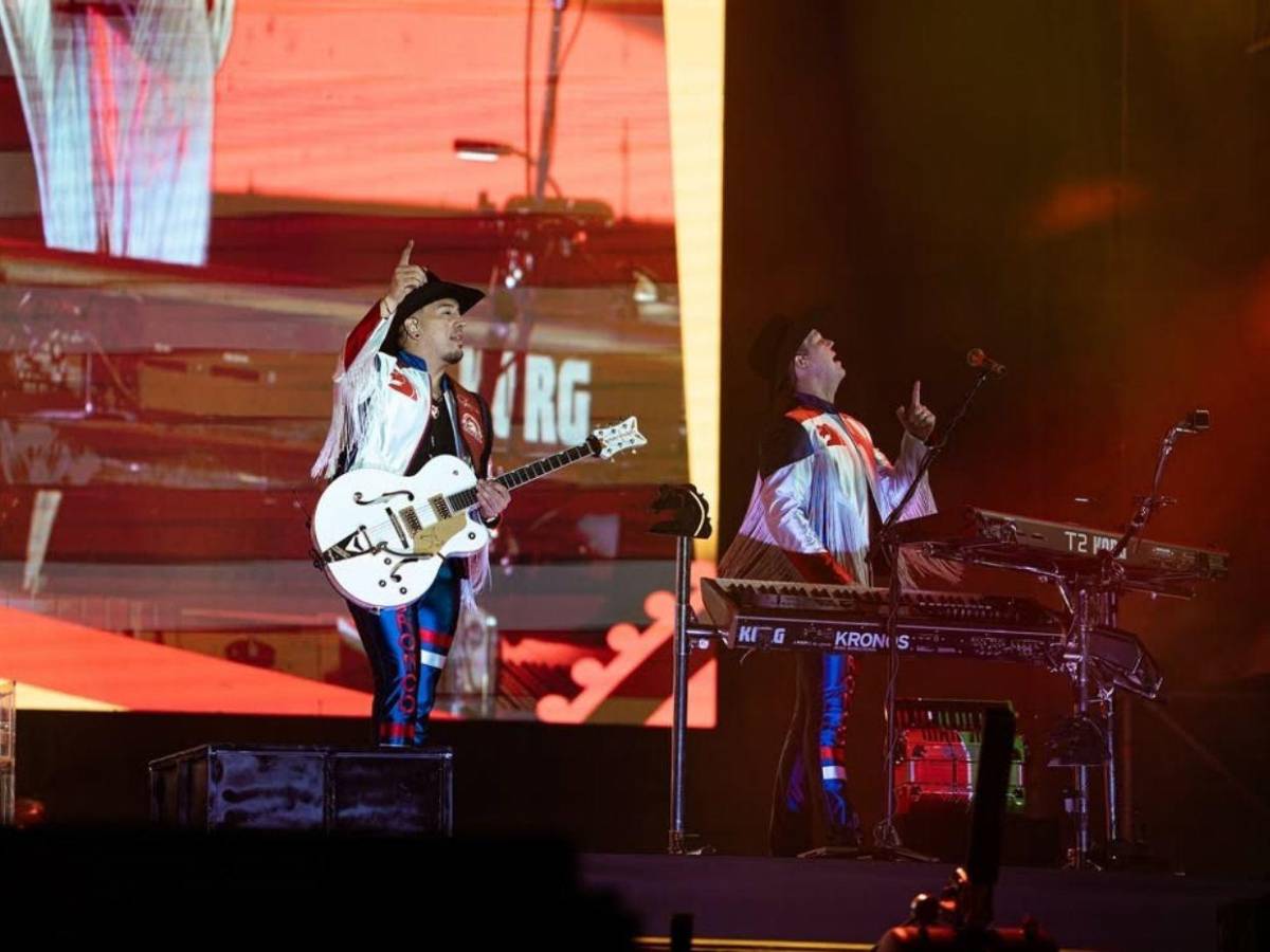 De Adoro a Libros tontos: El setlist oficial del concierto de Bronco en Honduras