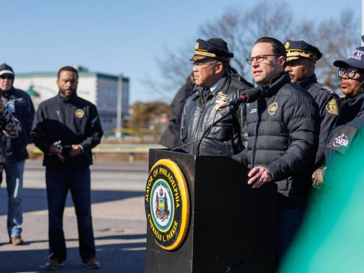 Las impactantes imágenes de la zona dónde cayó avión en Filadelfia; suma 7 muertos