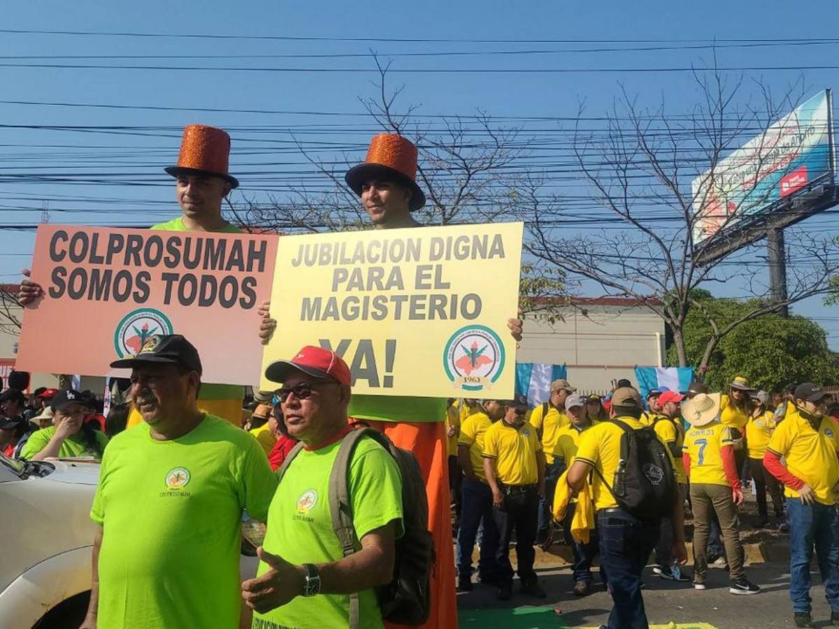 Sindicatos reclaman colectivamente mejoras laborales en Día del Trabajador