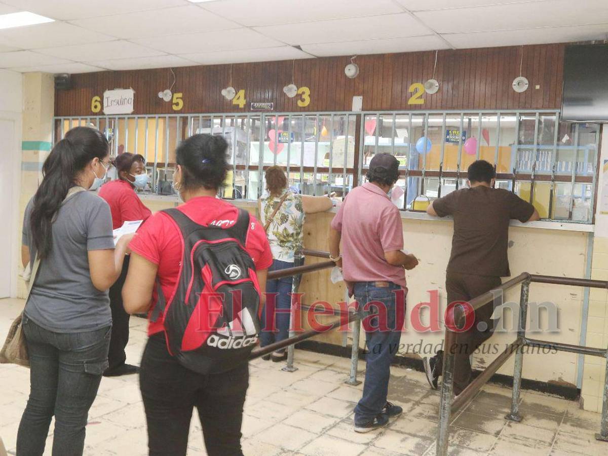 Hospitales ya experimentan escasez de medicamentos tras eliminación de fideicomisos