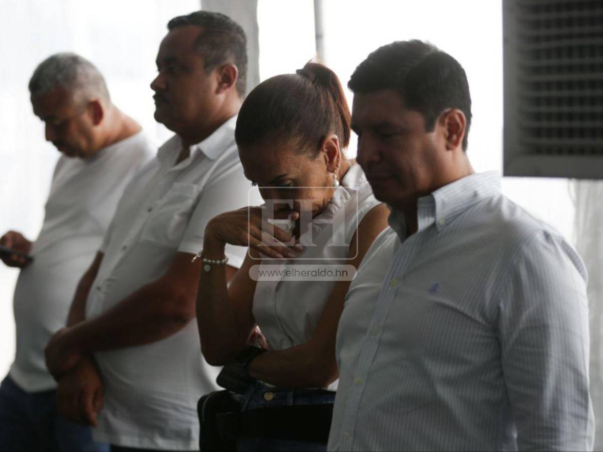 Partido Nacional en momento de oración durante escrutinio de actas: ¿Quién ganará?