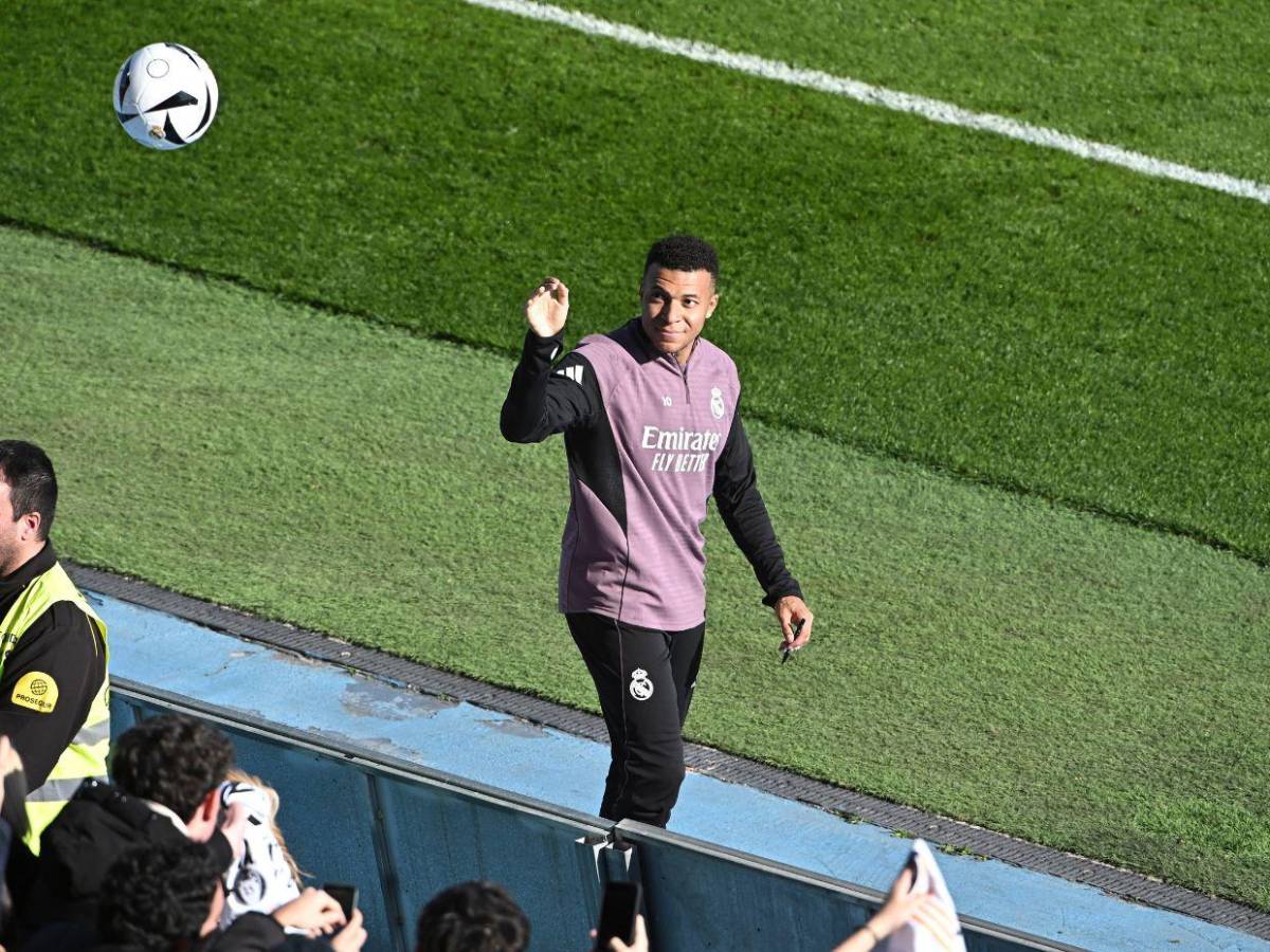 Real Madrid arropa a su afición y despierta ilusión en su penúltima práctica