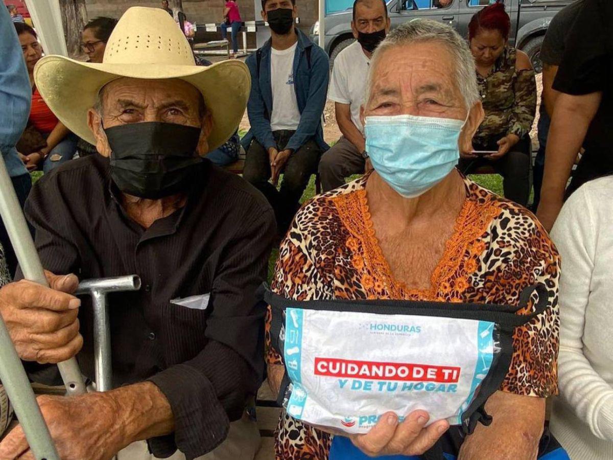 Pasos para aplicar al bono para adultos mayores de 100 años en Honduras