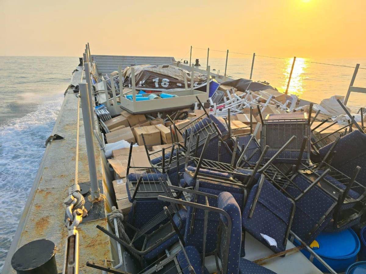 Llevan ayuda humanitaria a Roatán tras incendio del hospital público