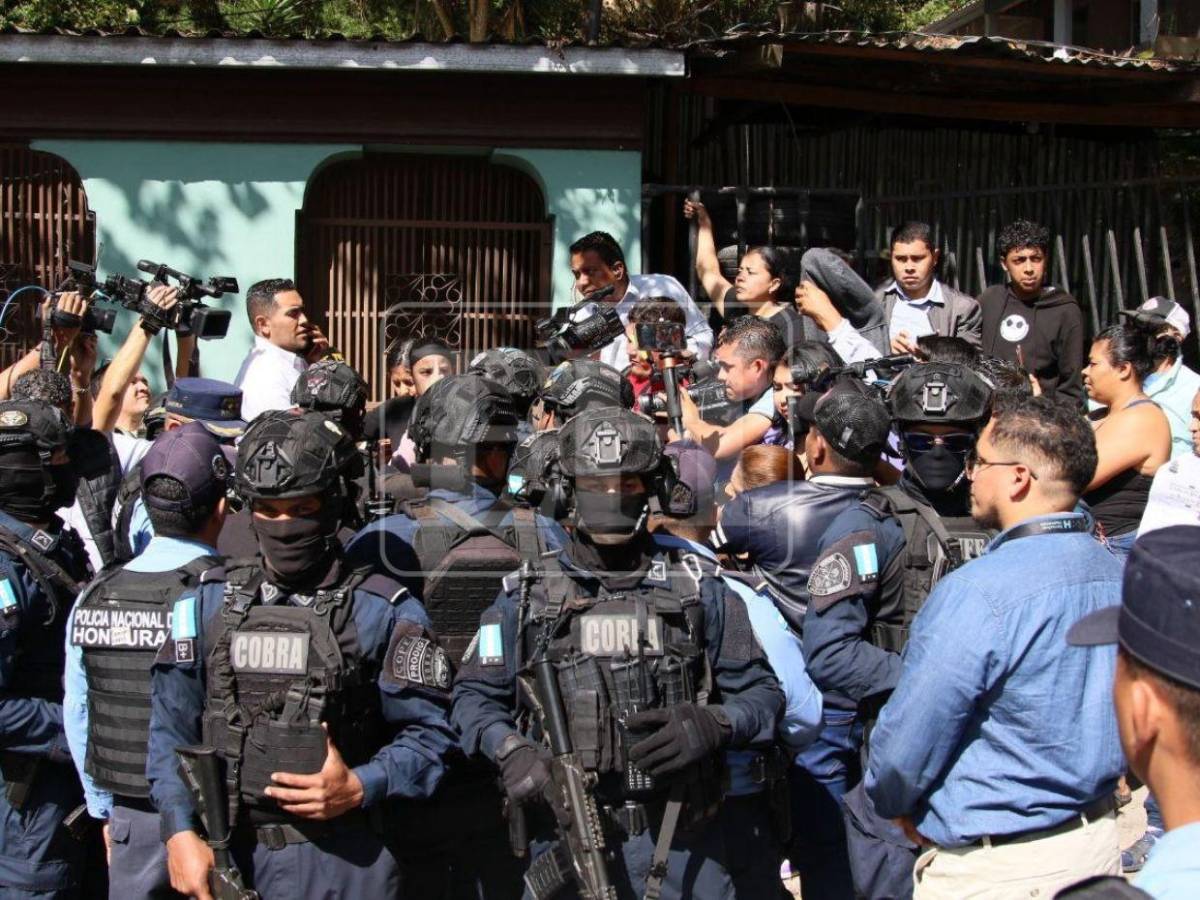 Autoridades frenan desalojo en la colonia Las Crucitas, El Picacho