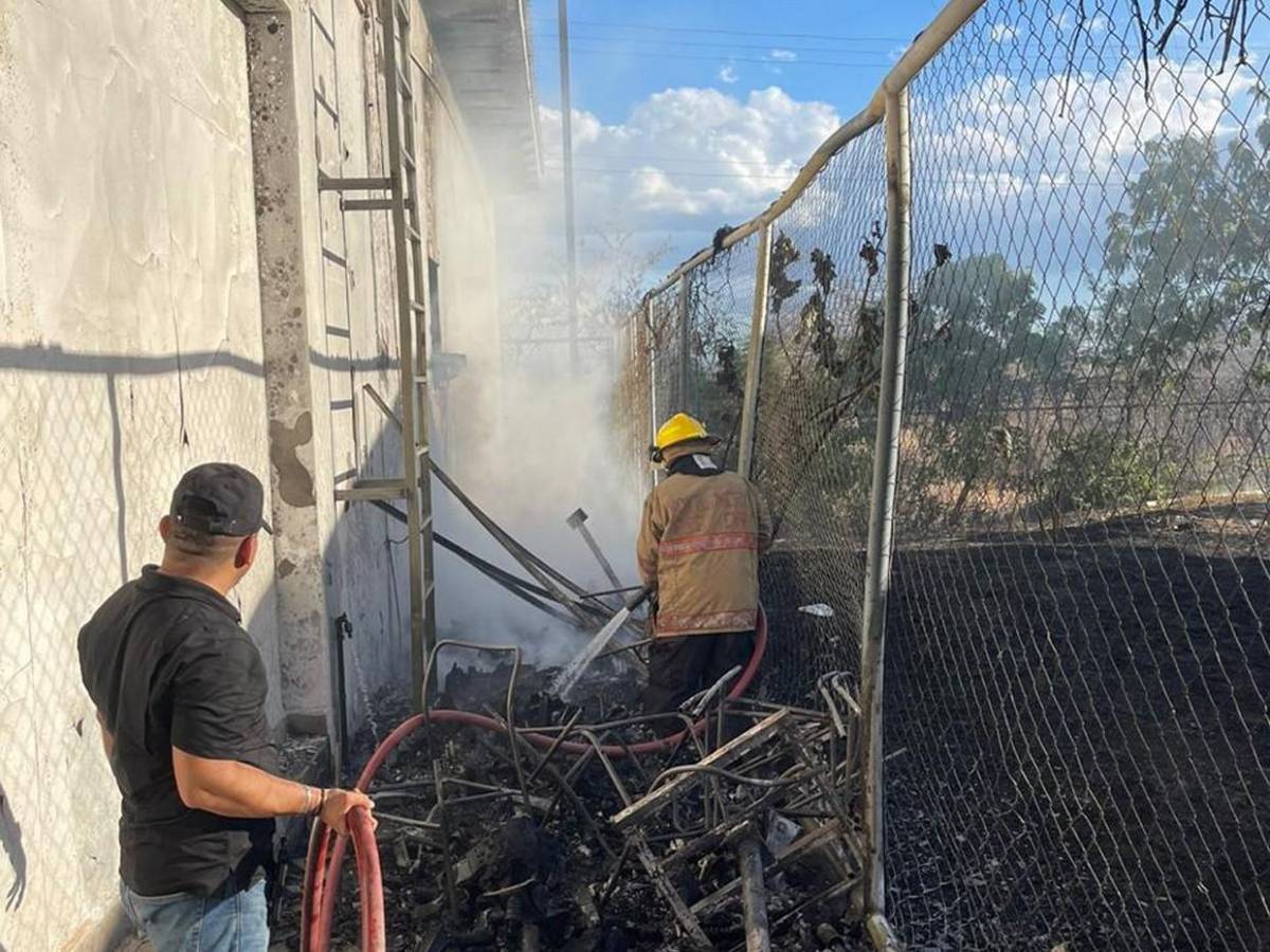 Los daños que dejó el incendio provocado en el 911 de Choluteca