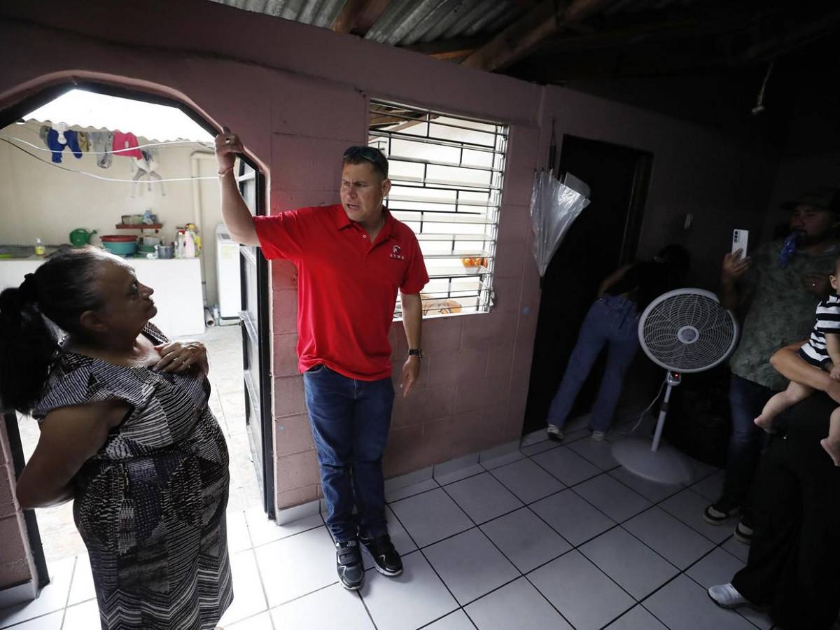 Mario Guevara, periodista deportado por informar arresto de migrantes, ya está en El Salvador