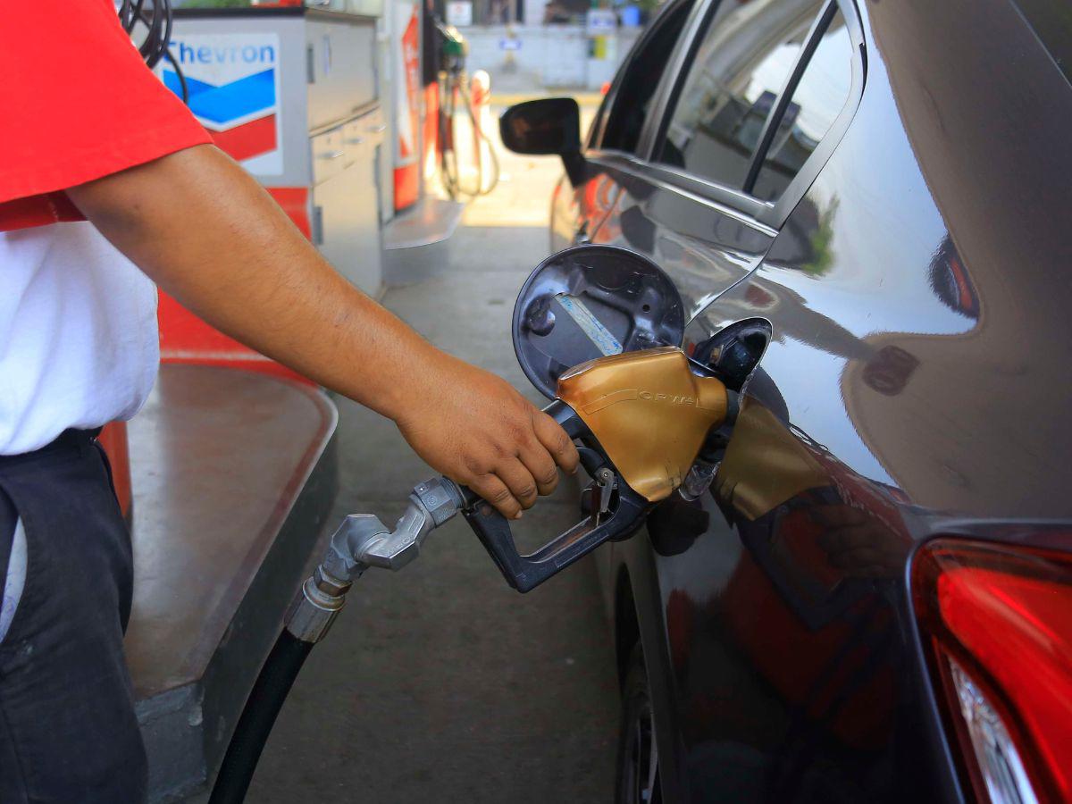 Honduras: Gasolina superior registrará la décimotercera rebaja del año