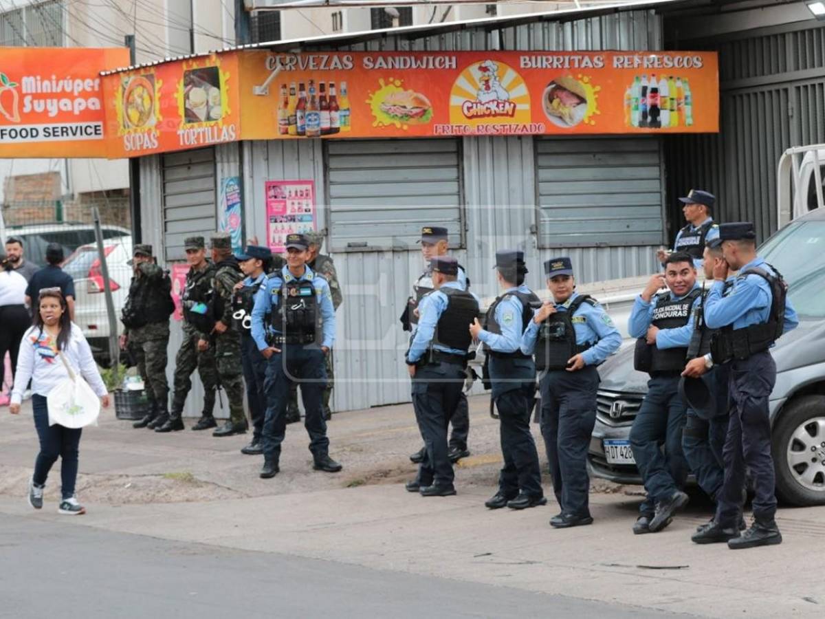 Anillos de seguridad dentro y fuera del estadio resguardan desfiles patrios