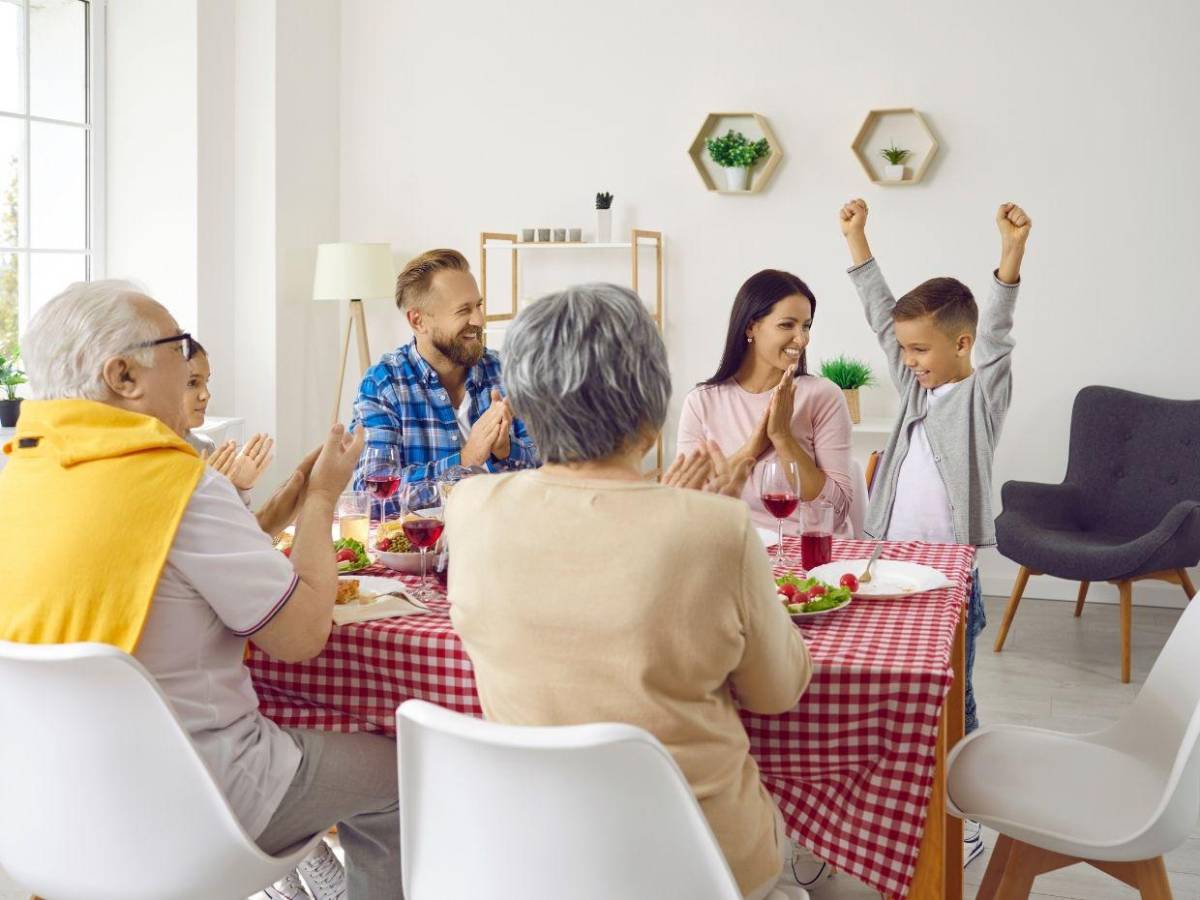 Seis juegos fáciles y económicos para animar tu fiesta navideña