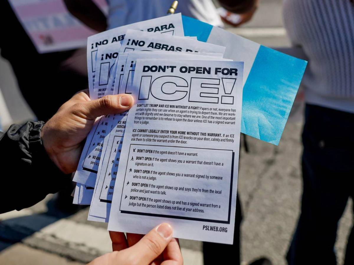 Miles de migrantes protestan contra redadas y deportaciones de Donald Trump