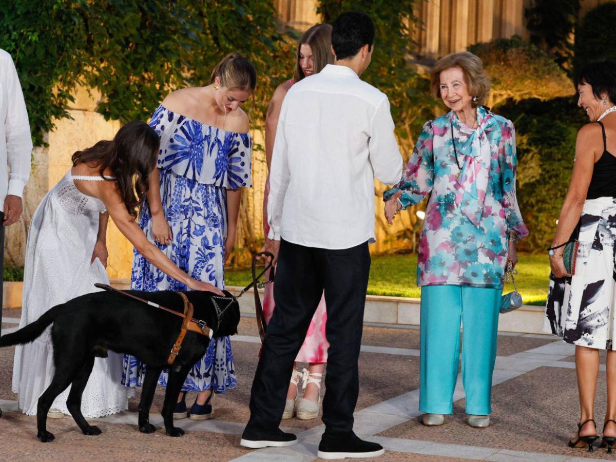 La princesa Leonor y la infanta Sofía, anfitrionas de recepción en Mallorca