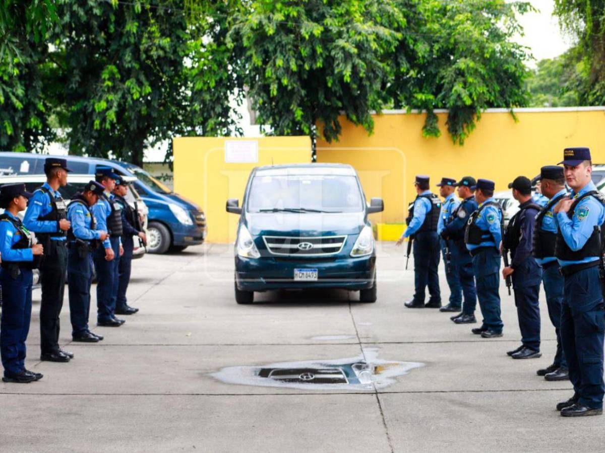 Con dolor y tristeza: Así despiden a los cuatro policías que murieron en Lempira