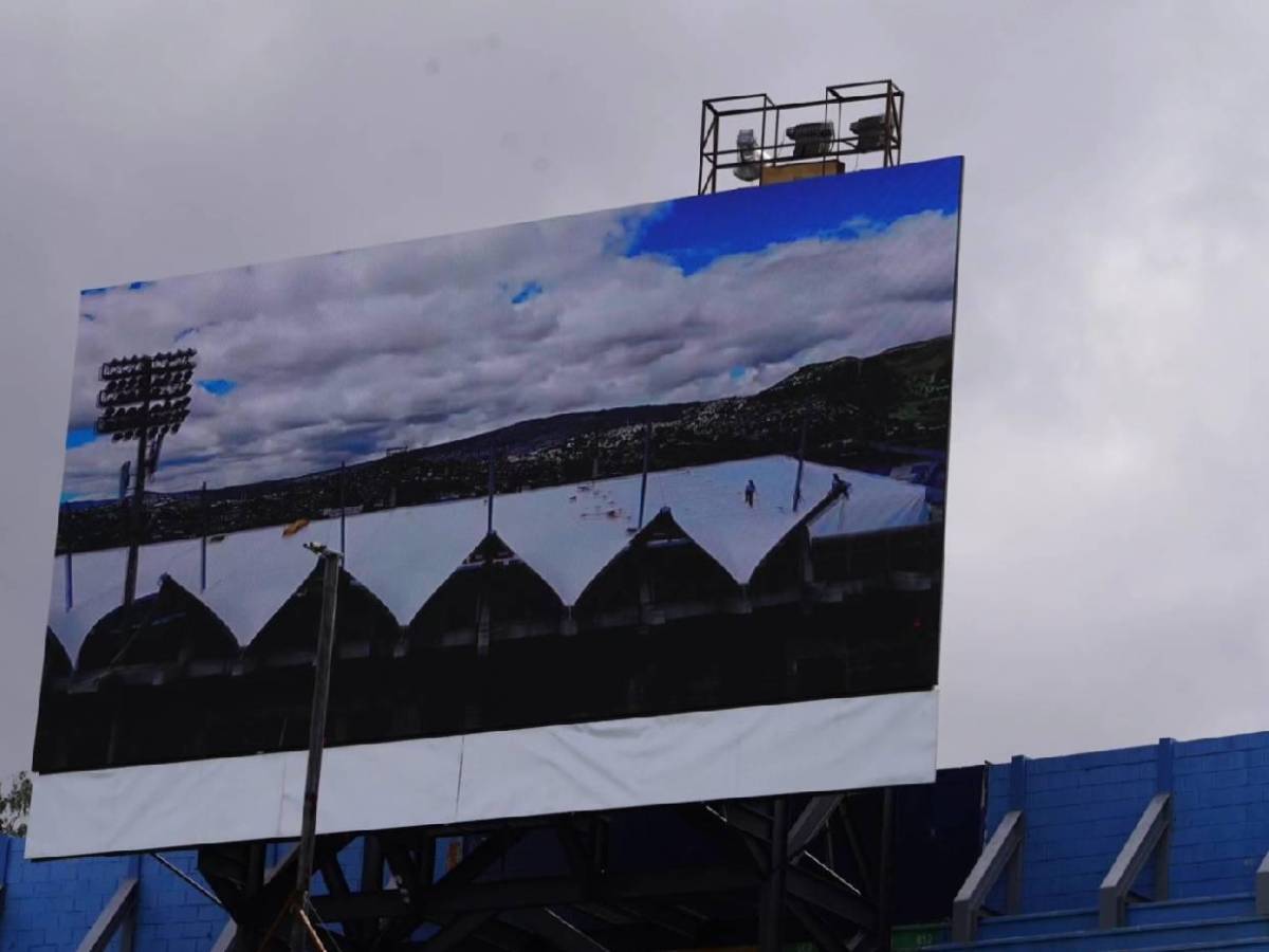 Un lujo total: Así quedó la moderna pantalla gigante en el estadio Nacional de Honduras