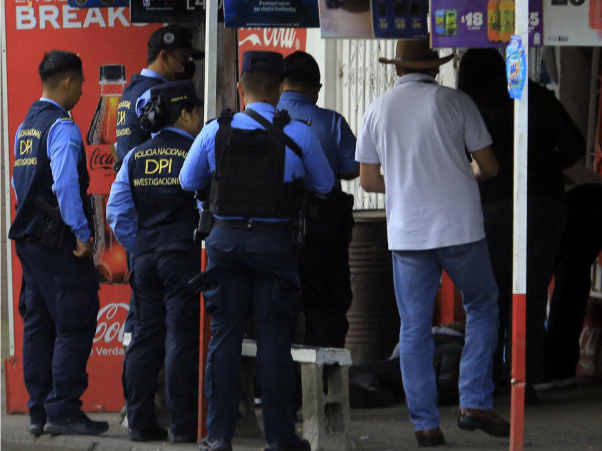 Casquillos de bala y resguardo policial: escena del crimen del abogado Altamirano