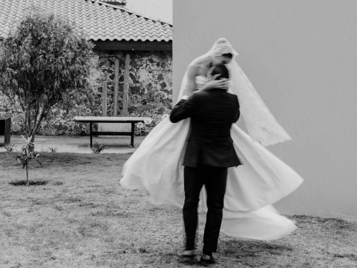 Votos en árabe y regalo en efectivo: Así fue la boda de Alejandra Capetillo