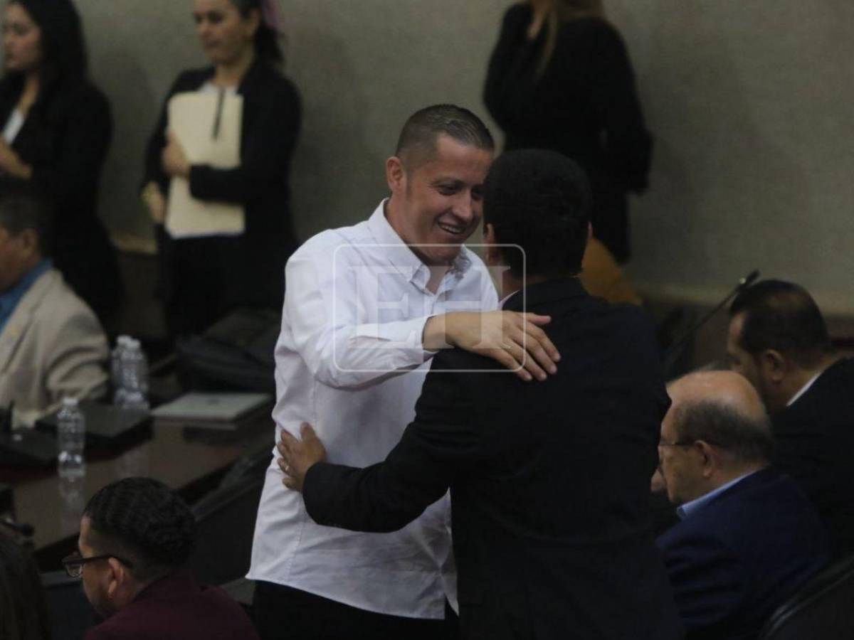 Diputado de Libre que ocupaba un corazón artificial regresa al Congreso y revela cuánto gastó