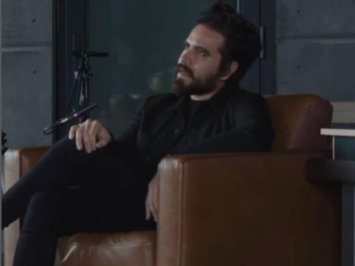 Jesús Adrián Romero y su dilema espiritual: ¿Se convirtió al catolicismo? Jesús Adrián Romero y su dilema espiritual: ¿Se convirtió al catolicismo?
