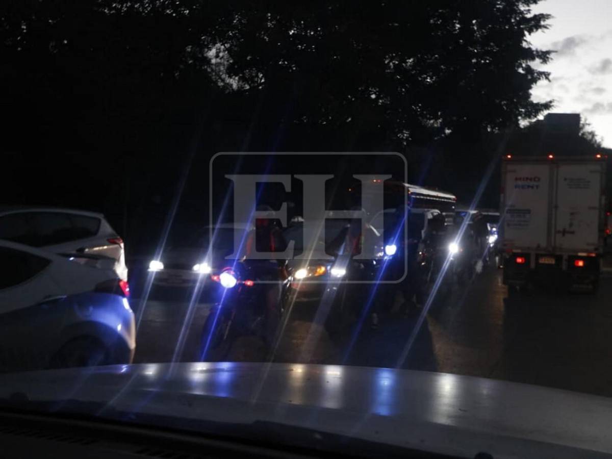 Así estuvo el tráfico vehicular esta madrugada en la salida al sur de la capital