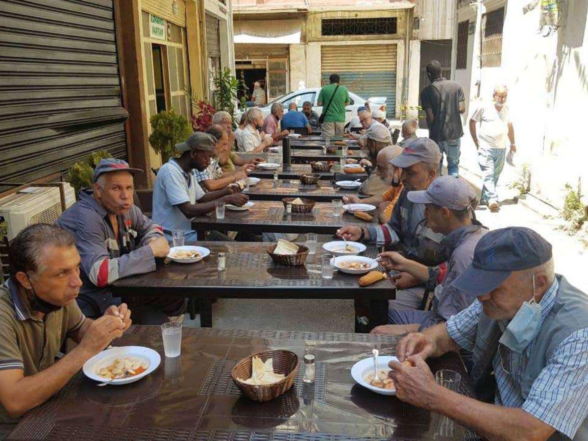 El padre Ángel también considera que las personas mayores merecen respeto