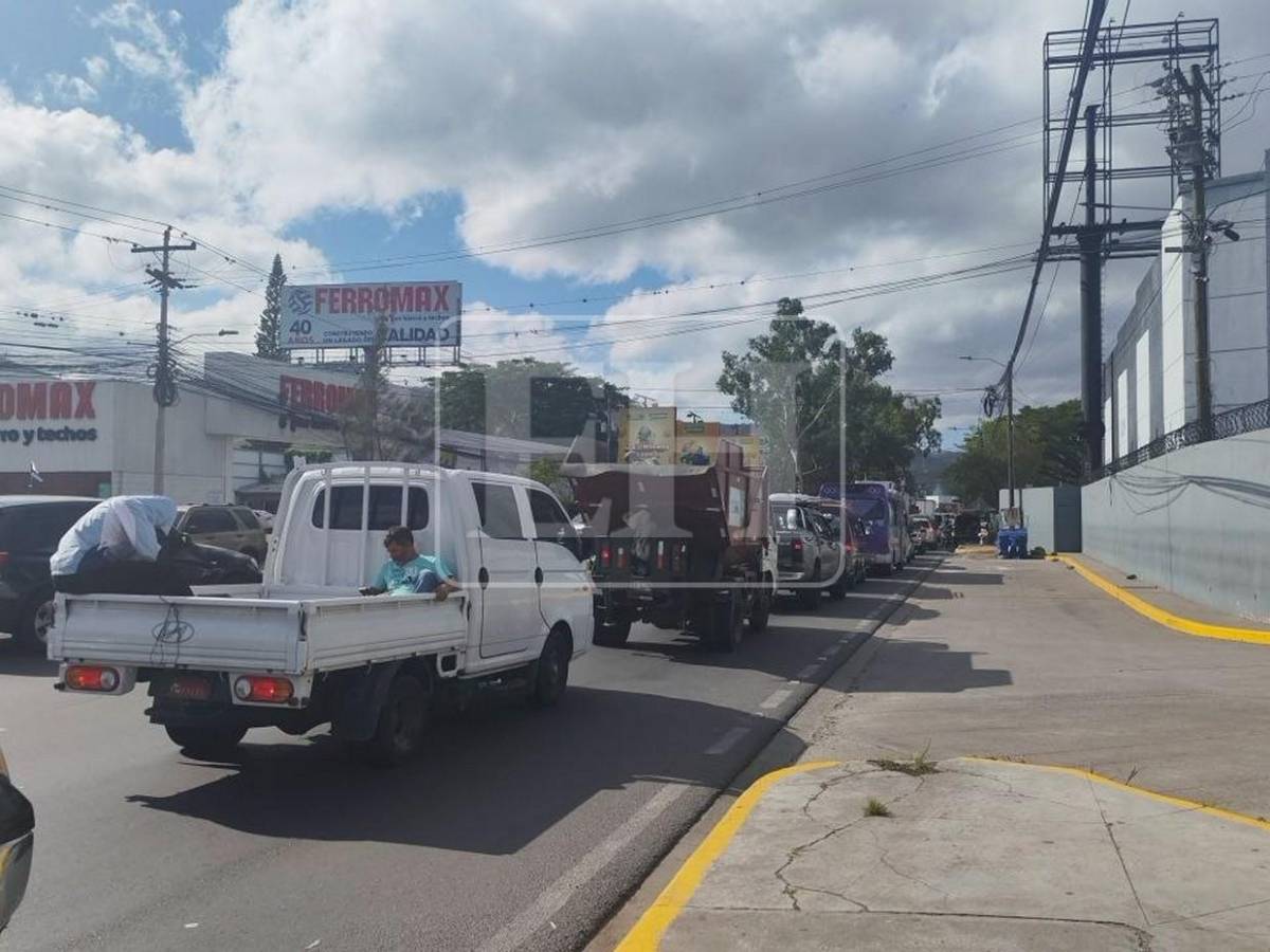 Largas filas por colisión en salida al sur esta mañana en la capital