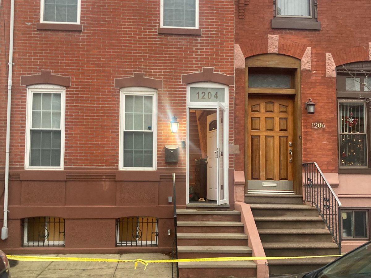 Hallan el cuerpo de un hombre dentro de un congelador en Filadelfia; su hijo es el principal sospechoso