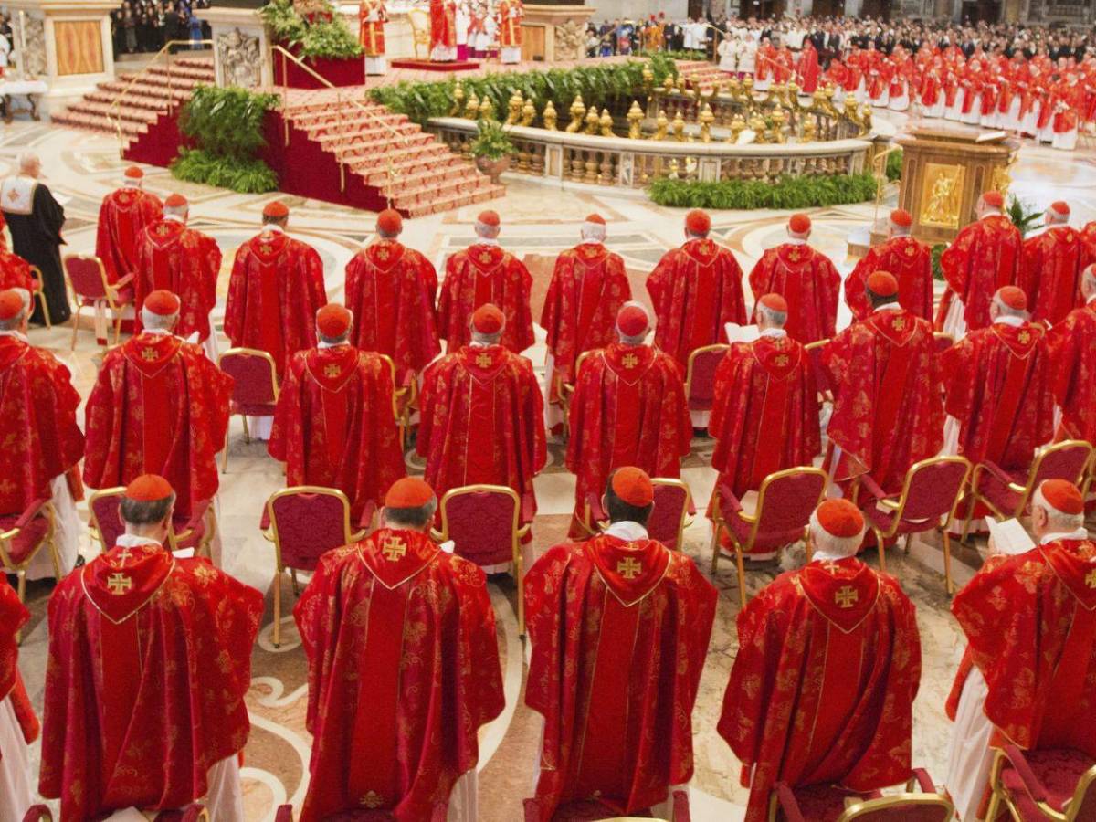 Sin techo y a pan y agua: así fue el cónclave más largo de la historia