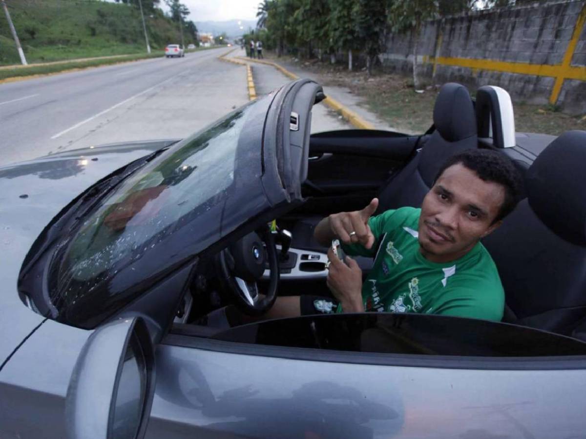 Autos de lujo y excentricidades: Así era la vida de Rambo de León en su mejor momento en Italia