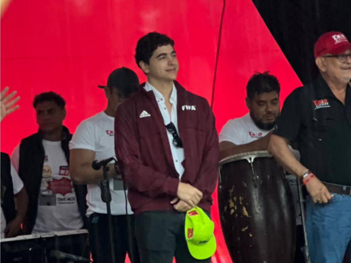 El diputado más joven: así es Javier Vaquero, de 23 años, abogado e hijo de ministro