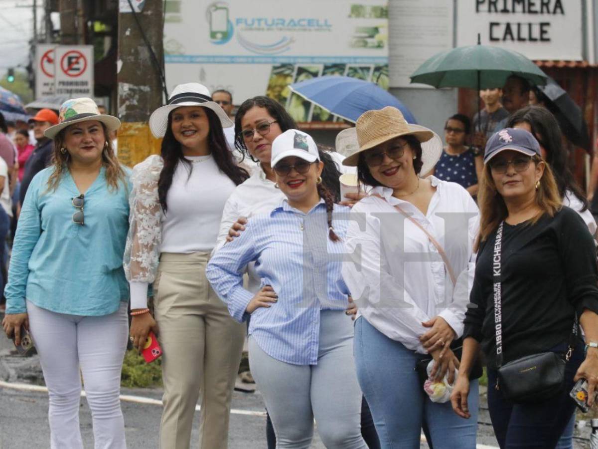 San Pedro Sula se viste de patriotismo y así desfila en los 204 años de independencia patria